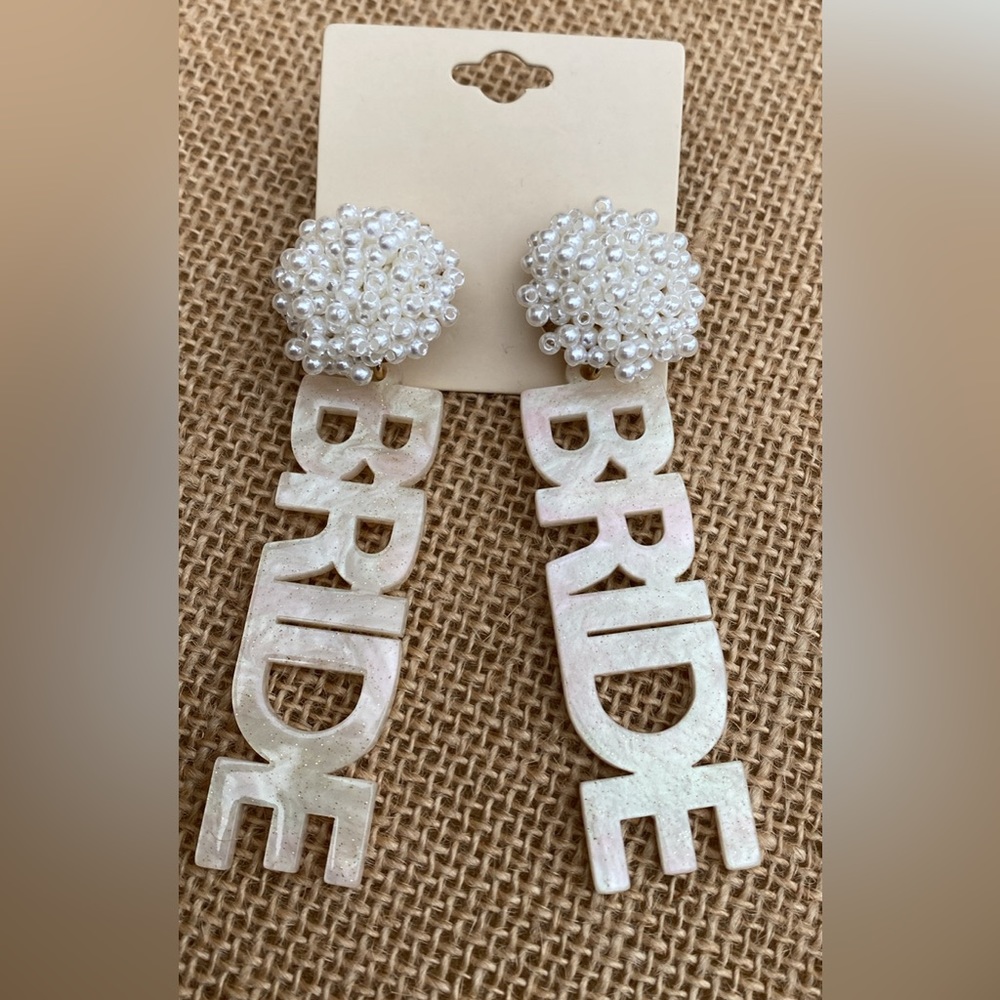 Bundle 2/$20 New ladies Bride Earrings (beads)